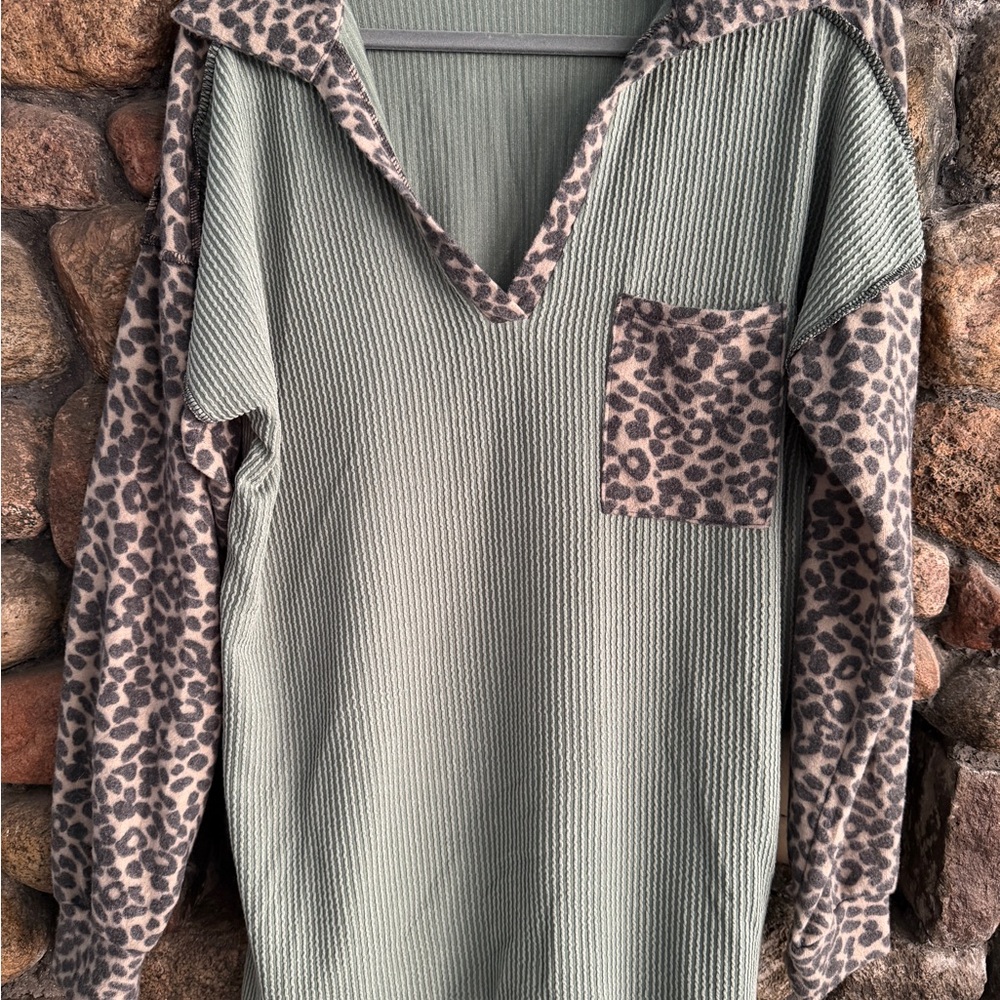 HEIMISH USA Green and Leopard Print Top